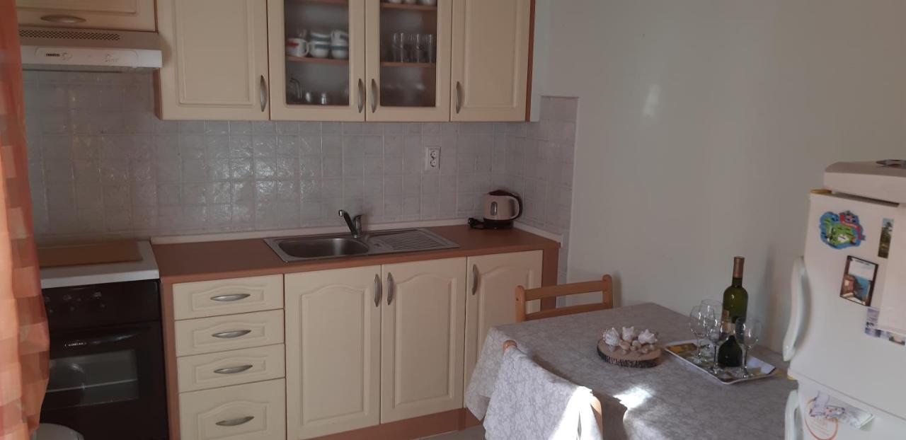 Apartman Bogdan Jelsa  Esterno foto